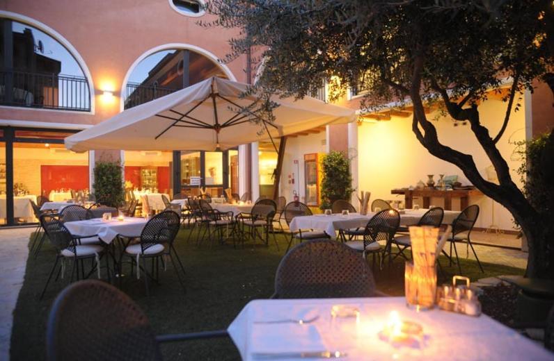 Hotel Villa Altura Ospedaletto Euganeo Exteriör bild