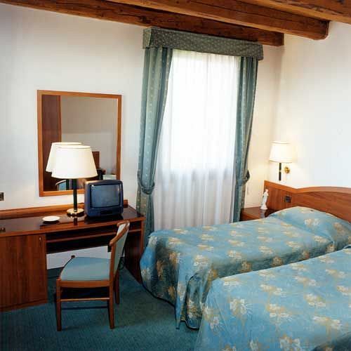 Hotel Villa Altura Ospedaletto Euganeo Exteriör bild